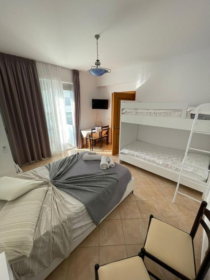 Bellavista Apartment Vlorë Buitenkant foto